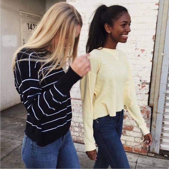 Brandy Melville Cropped Long Sleeve - Picture 3 of 5